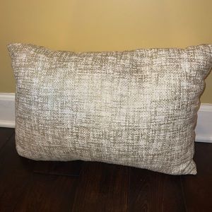 Decorative pillow